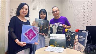  (右) 鴻鴻 (中)庭昀(左 )徐凡 