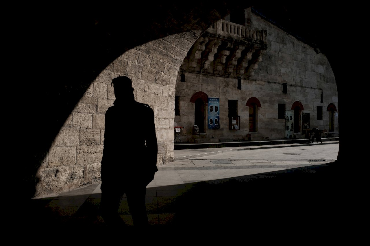 捷克警方與安全情報局17日逮捕一名涉嫌為中國情報機構工作的中國籍媒體從業人員。 (示意圖/unsplash圖庫)