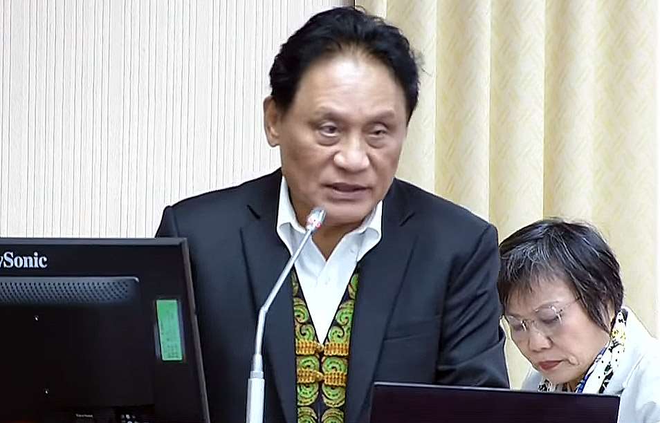 立法院內政委員會19日邀請原民會主委曾智勇報告業務概況，並備質詢。(翻攝國會頻道)