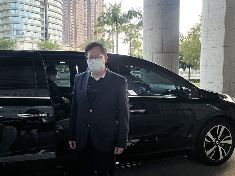 圖為前桃園市長鄭文燦（前）涉華亞科技園區土地開發貪污案，桃園地方法院2025年12月23日開準備程序庭。(資料照片)