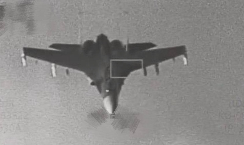 F-16V掛載狙擊手莢艙監控共機
中共29日宣布對台軍演，國防部披露F-16V戰機透過
「狙擊手先進標定莢艙」監控中共殲16戰機畫面。
（國防部提供）
中央社記者游凱翔傳真　114年12月29日
