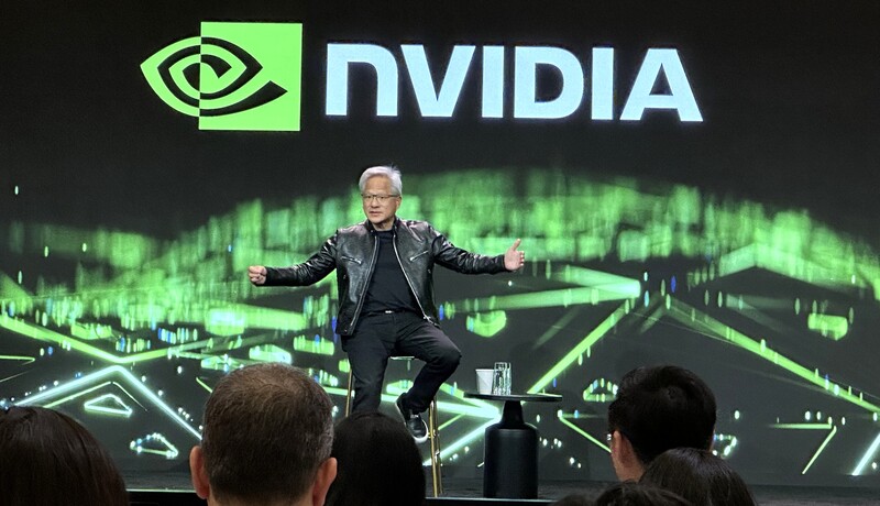 輝達(NVIDIA)執行長黃仁勳預計1月底再度訪台。圖為黃仁勳在今年CES展記者會。
