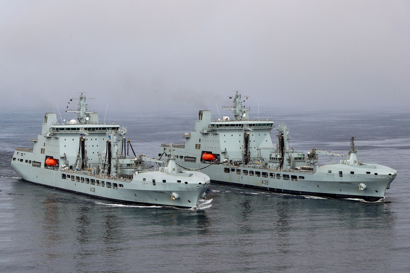 英國國防部7日證實，提供境內空軍基地並出動一艘輔助艦隊（RFA）油料補給船和空軍兵力，從陸、海、空三方面協助美軍成功追捕油輪「貝拉一號」。（英國國防部提供）