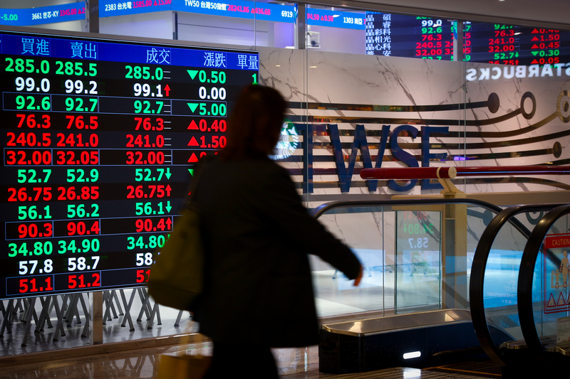 台積電翻紅，台股上漲120點，寫收盤新高31759點。資料照。
