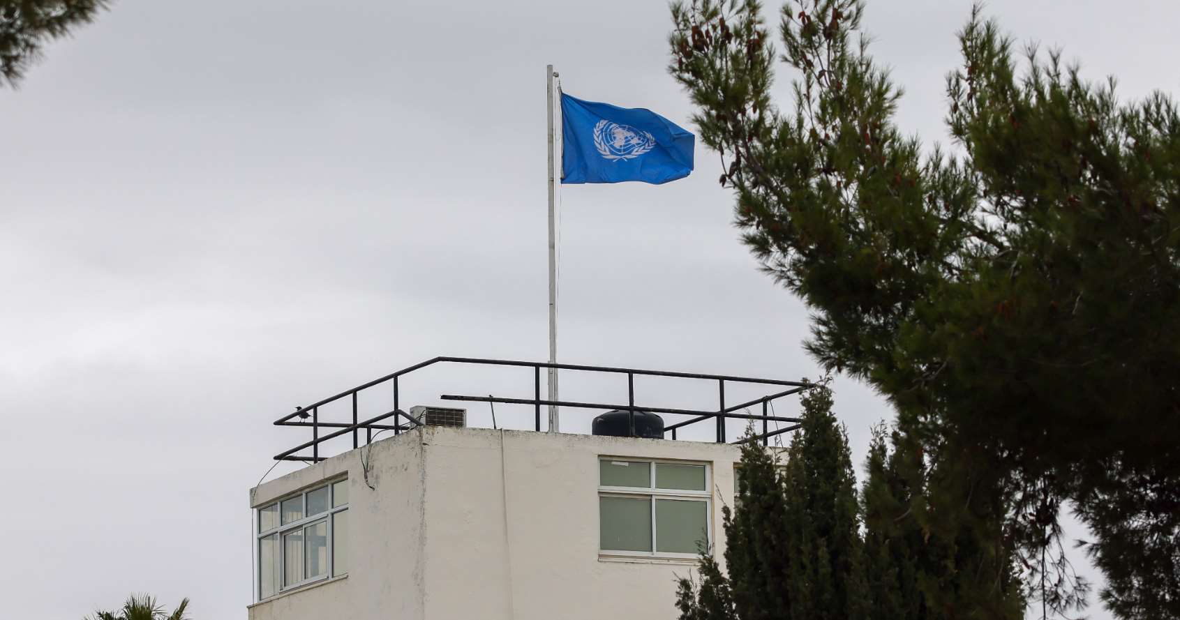 以色列政府持續收緊對援助巴勒斯坦人道組織的限制之際，以色列工程人員今天(20日)開始在東耶路撒冷拆除聯合國近東巴勒斯坦難民救濟工作署 (UNRWA)的總部。(圖 : UNRWA官網)