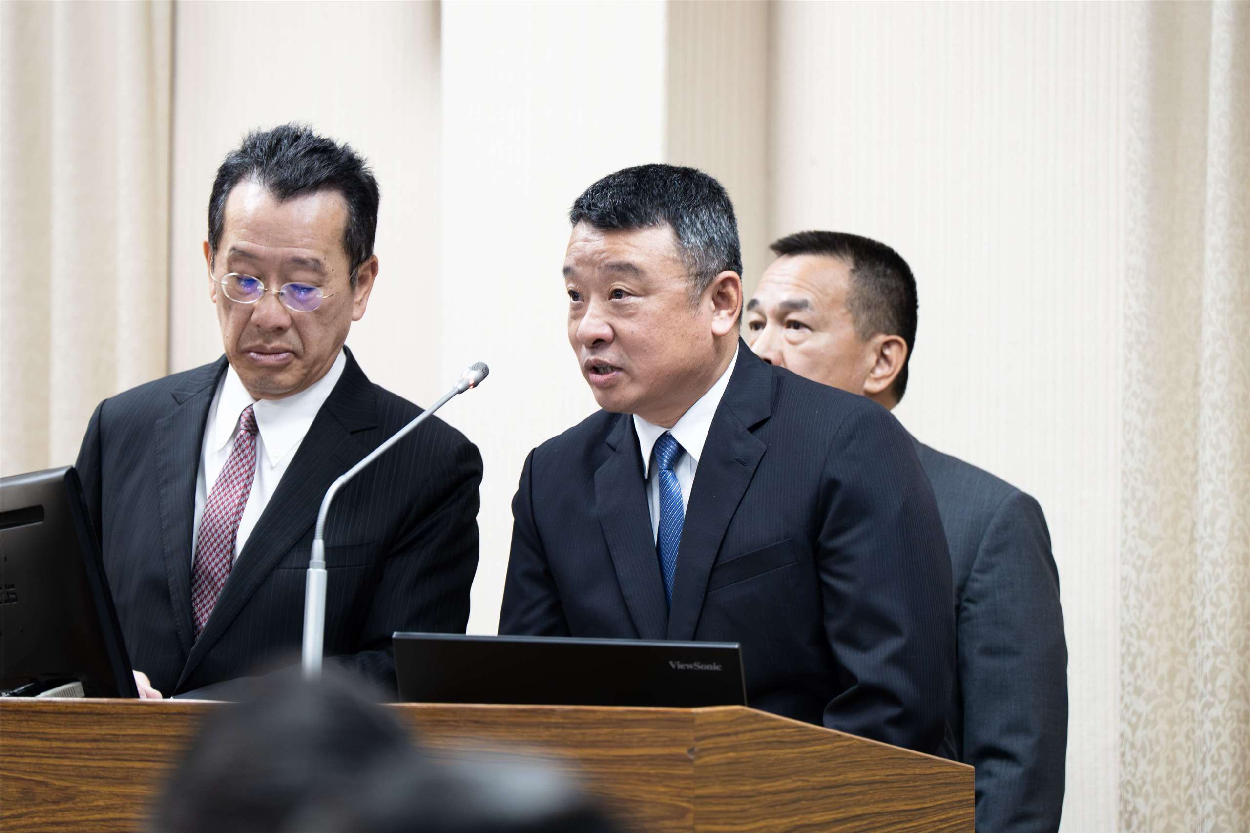 軍備局長林文祥12日在立法院證實，台美雙方已著手開始合作生產155公厘榴彈砲，未來也將推展至其他新式彈藥，強化國防自主能力。(楊仁翔 攝)