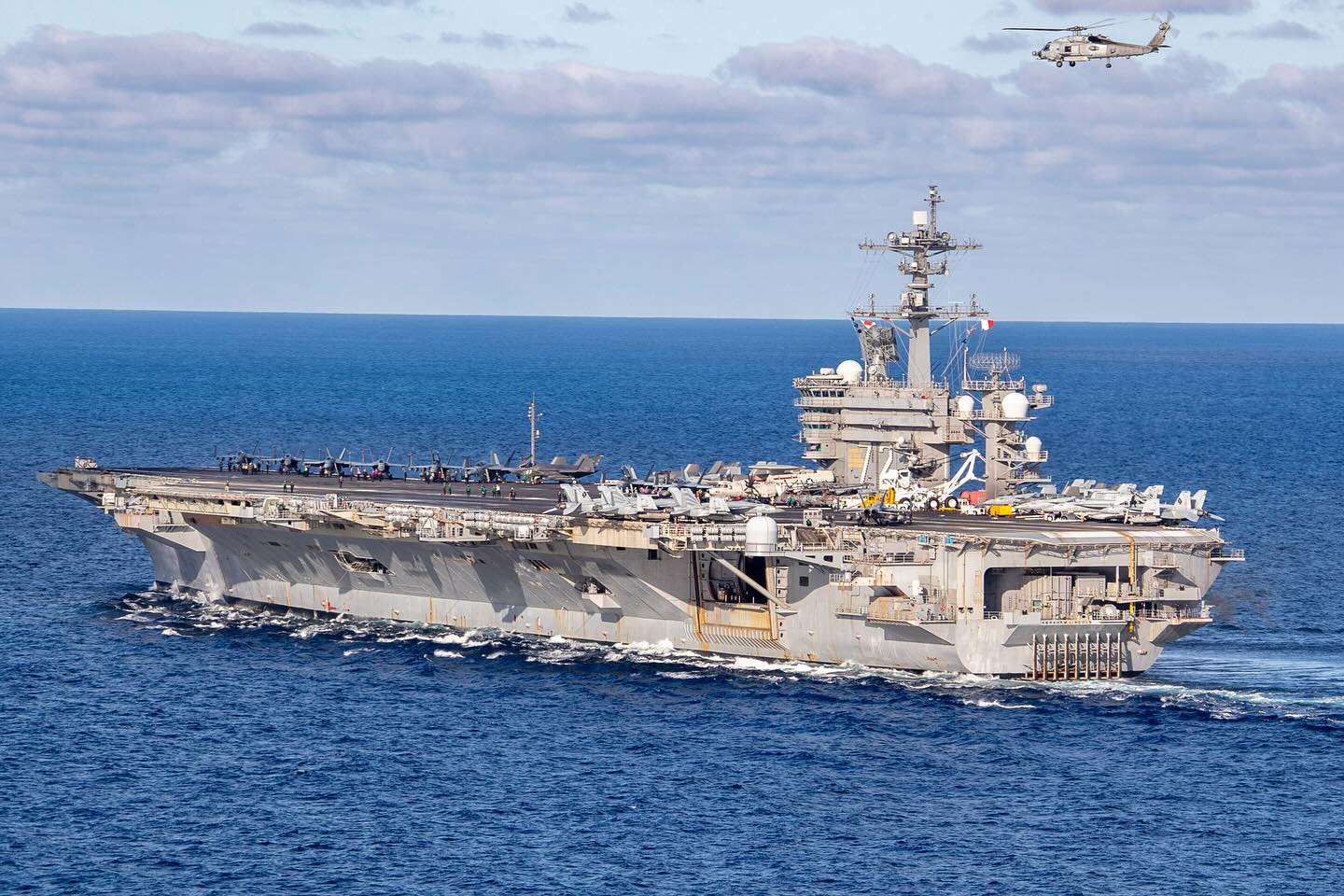 美國航空母艦林肯號(USS Abraham Lincoln)。(圖:美國海軍)