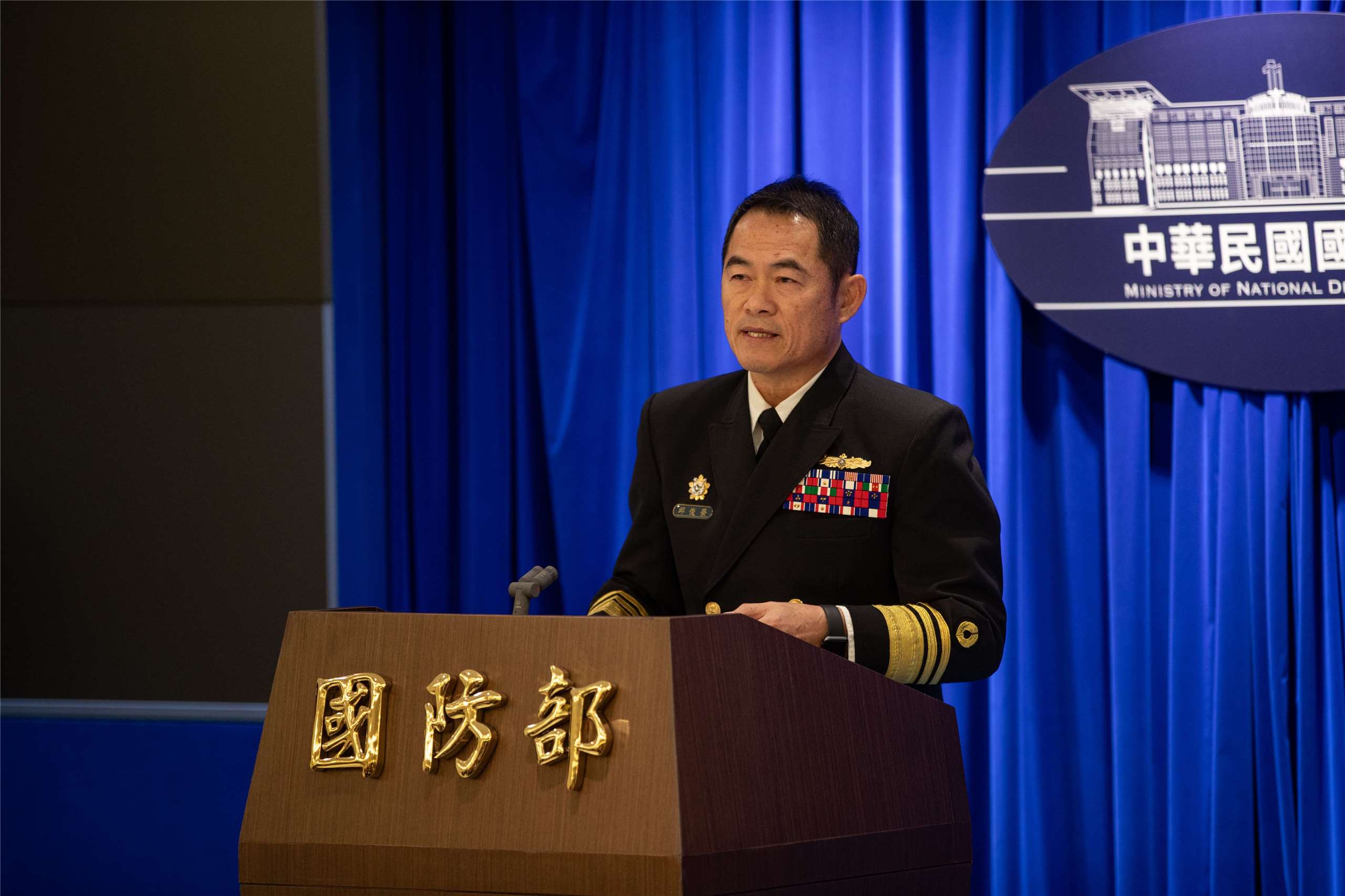 海軍參謀長邱俊榮22日證實，海軍濱海作戰指揮部將於7月1日正式編成；另外陸戰隊防空警衛群是否復編回原陸戰77旅編制，則需待濱指部完成編裝調整後再進行討論。(國防部提供)