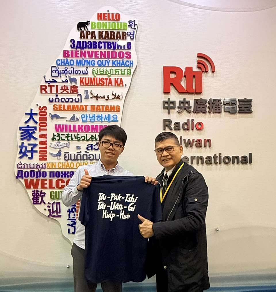 《臺灣夜市 Taiwan Yes》主持人曾偉旻，專訪「台北市台灣語協會前理事長」黃振彬