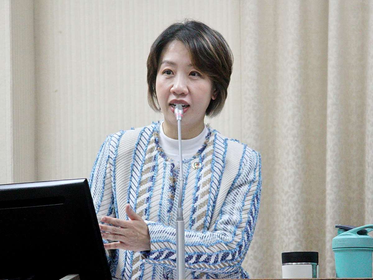 僑委會副委員長李姸慧29日在立法院表示，如何觸及新移民及更多台資企業，使其成為僑界新血至關重要 (央廣記者王照坤 攝)