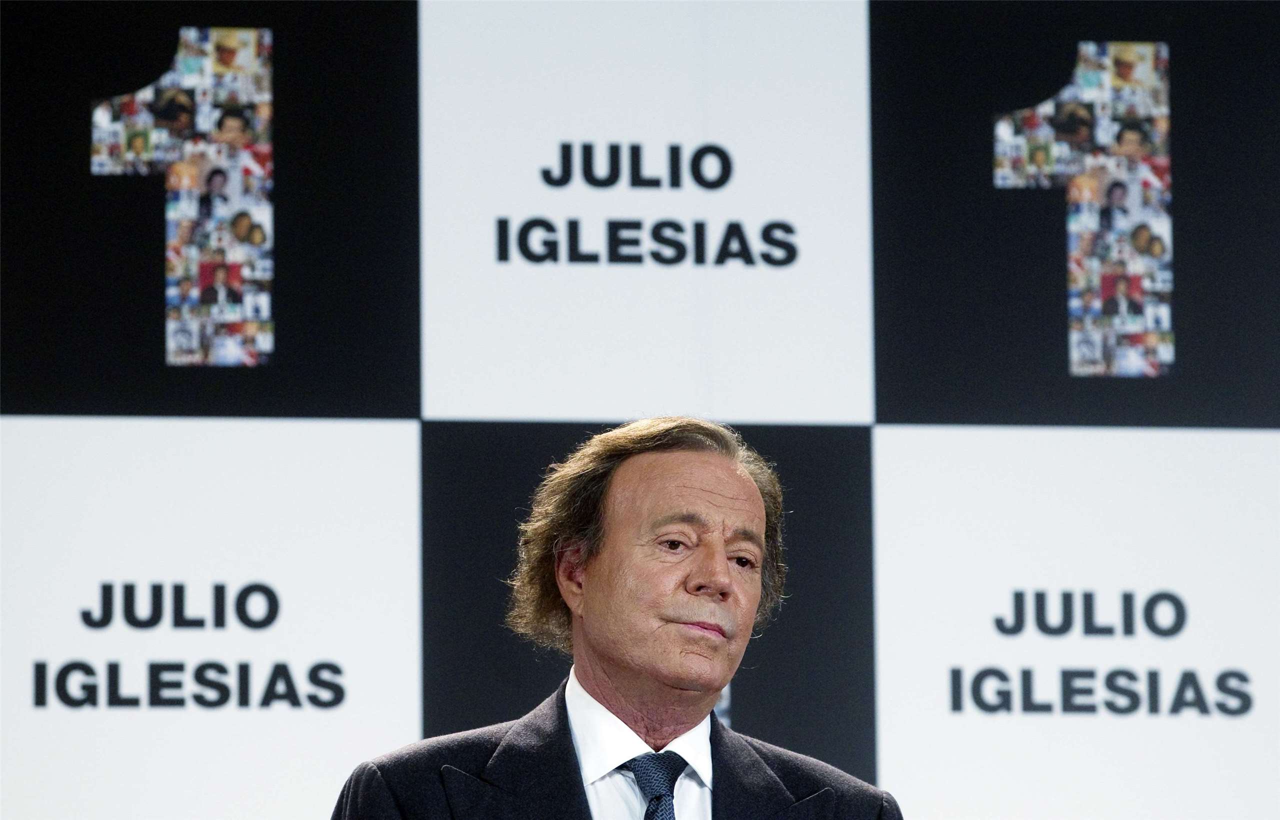 圖為西班牙歌手胡立歐(Julio Iglesias)2011年12月在馬德里出席年度銷售冠軍頒獎活動。