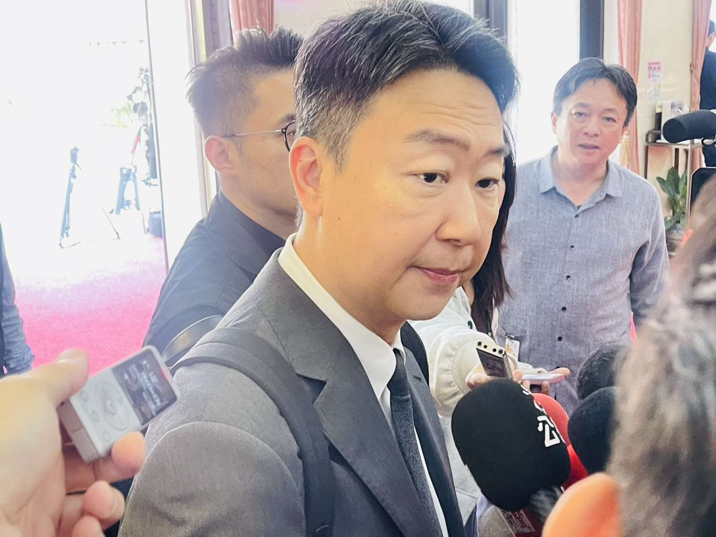 交通部長陳世凱在立法院受訪。(資料照片∕ 鄭佑漢 攝)
