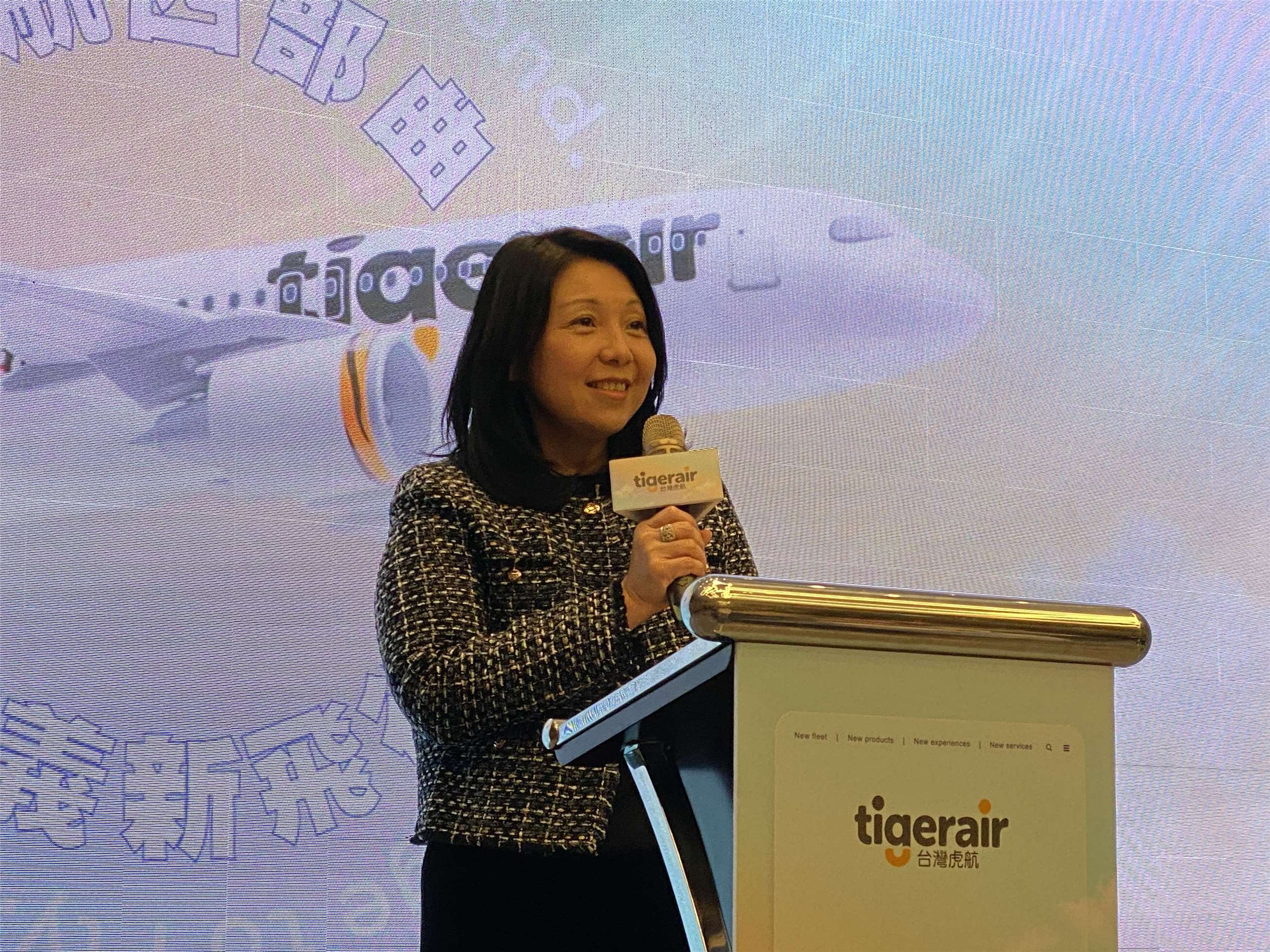 台虎董事長黃世惠8日在年終記者會上宣布，將以「領航四部曲」提升品牌力、迎向2026年。(吳琍君攝)