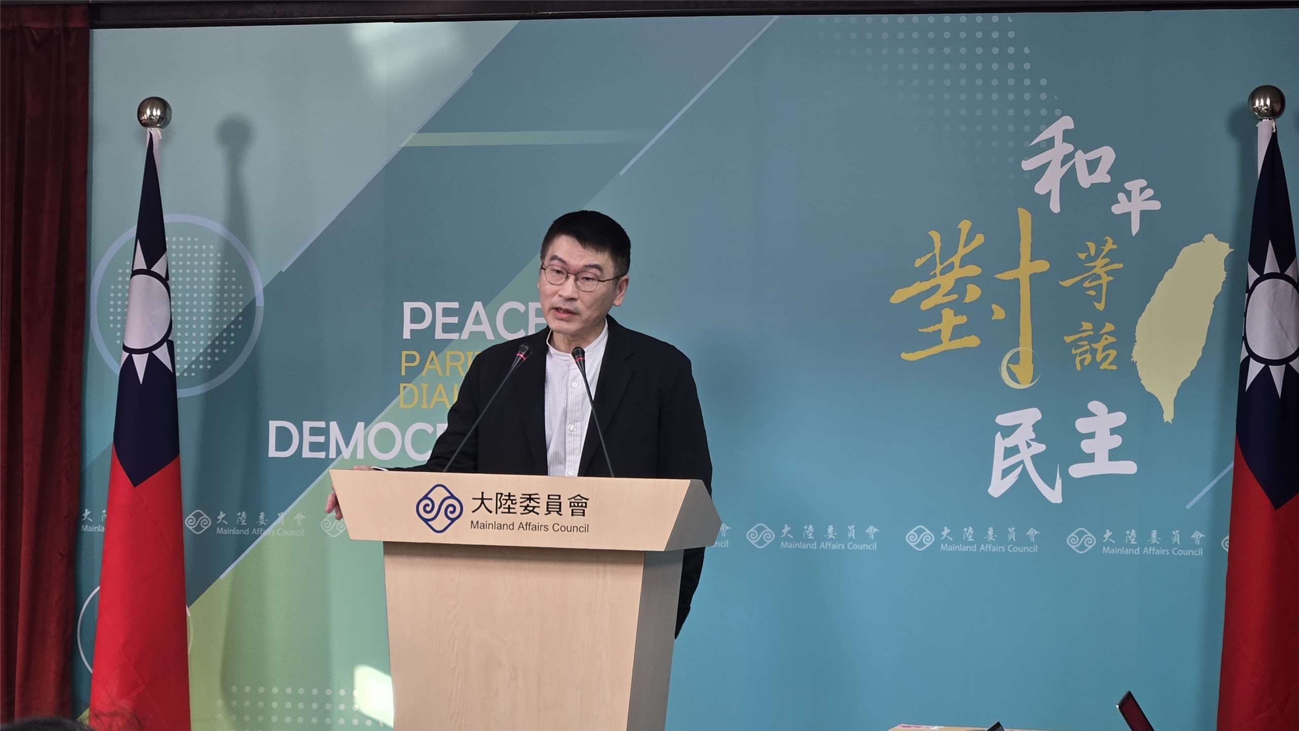 陸委會副主委梁文傑29日主持陸委會例行記者會。(陳國維 攝)