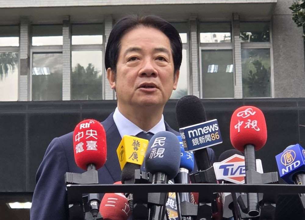 賴清德總統8日出席「法務部調查局調查班第62期結業典禮」，會前接受媒體聯訪，針對時事作出回應。 （劉玉秋攝）