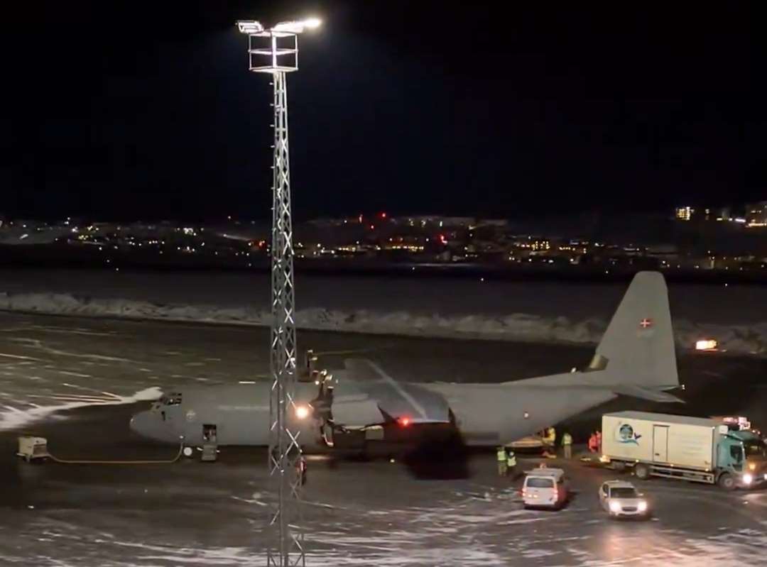 多個歐洲國家軍隊15日抵達格陵蘭，加強格陵蘭島的安全防務。(X@OJoelsen)