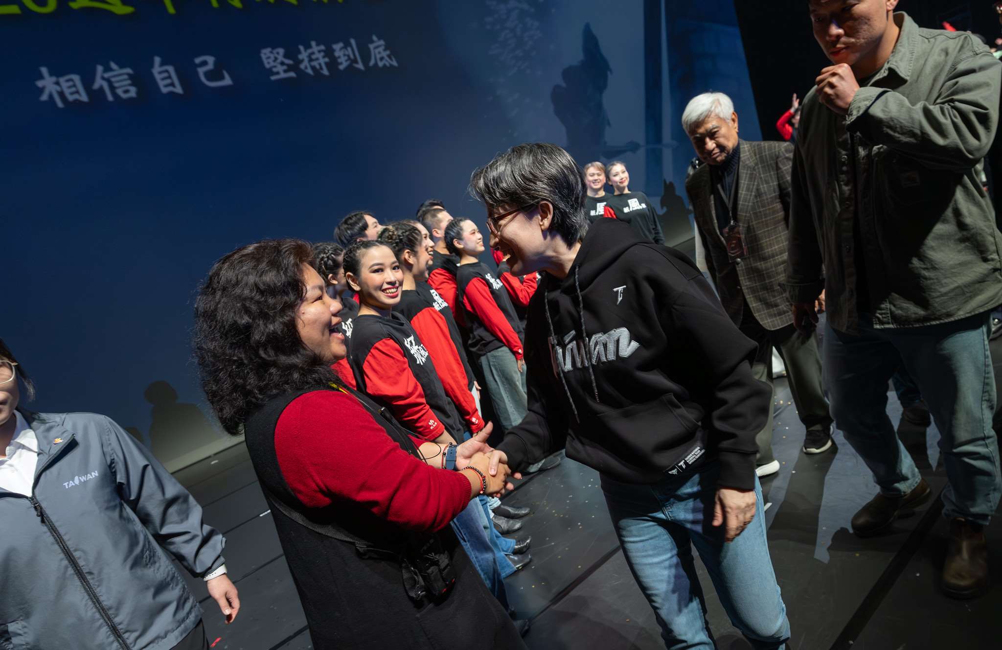 蕭美琴副總統24日下午觀賞紙風車368兒童藝術工程20週年特別演出。(總統府flickr)