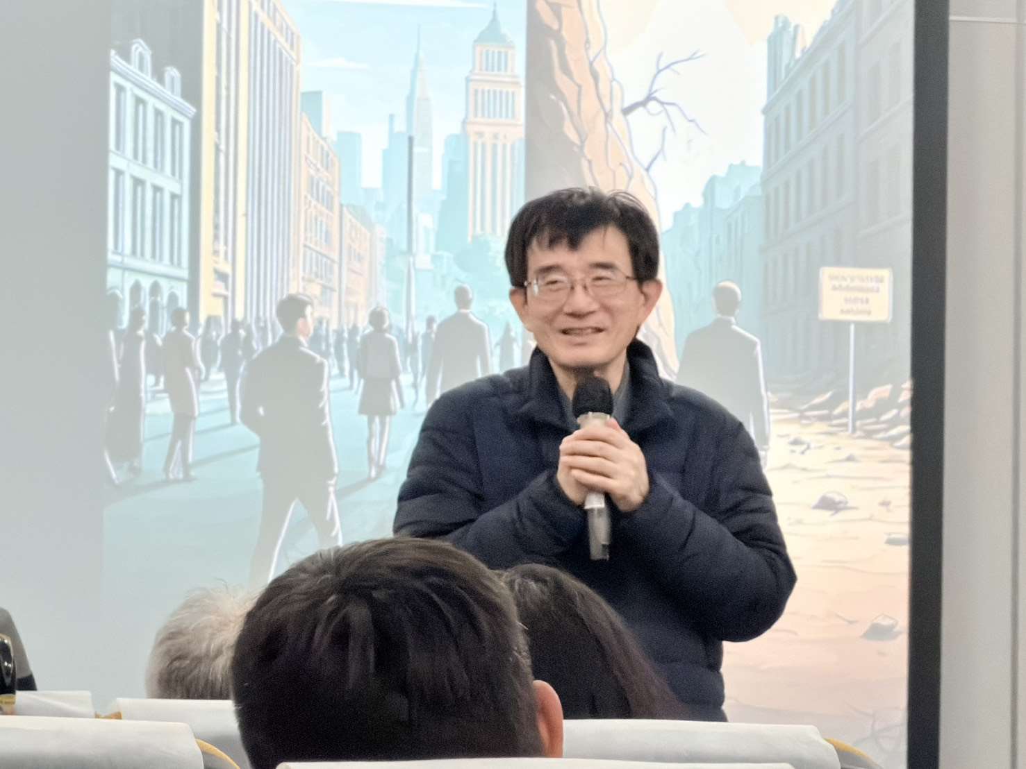 台灣教授協會7日舉辦「解析聯大2758號決議及雷震《救亡圖存獻議》」講座，邀請政治大學台灣史研究所教授薛化元進行專題演講。(鄭佑漢 攝)