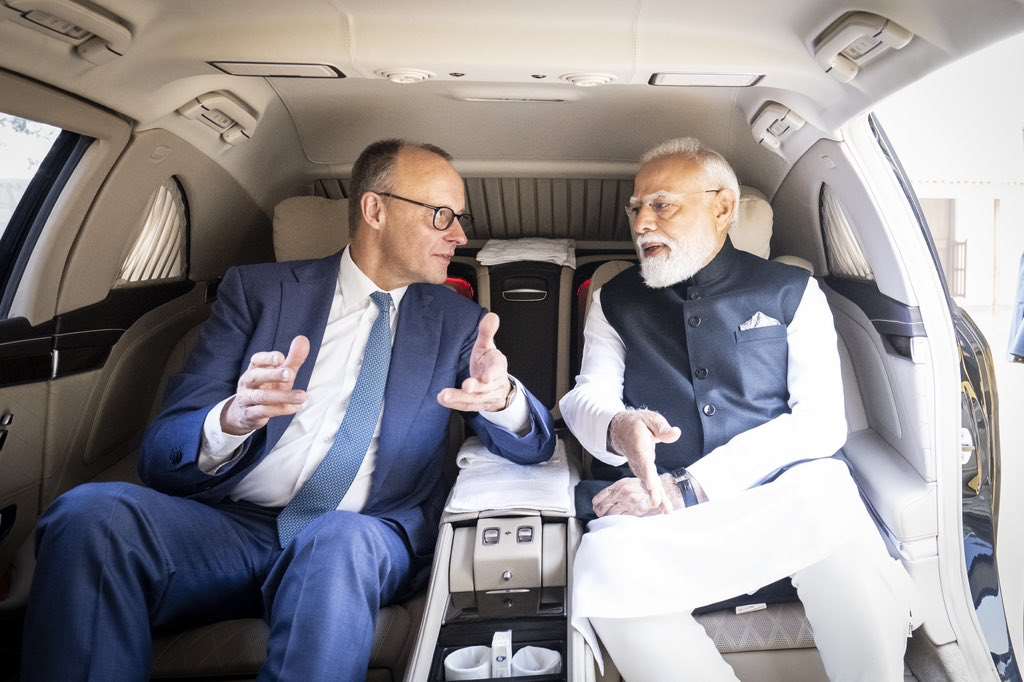 德國總理梅爾茨(Friedrich Merz，左)12日訪問印度，並與印度總理莫迪(Narendra Modi，右)會面。(X@Narendra Modi)