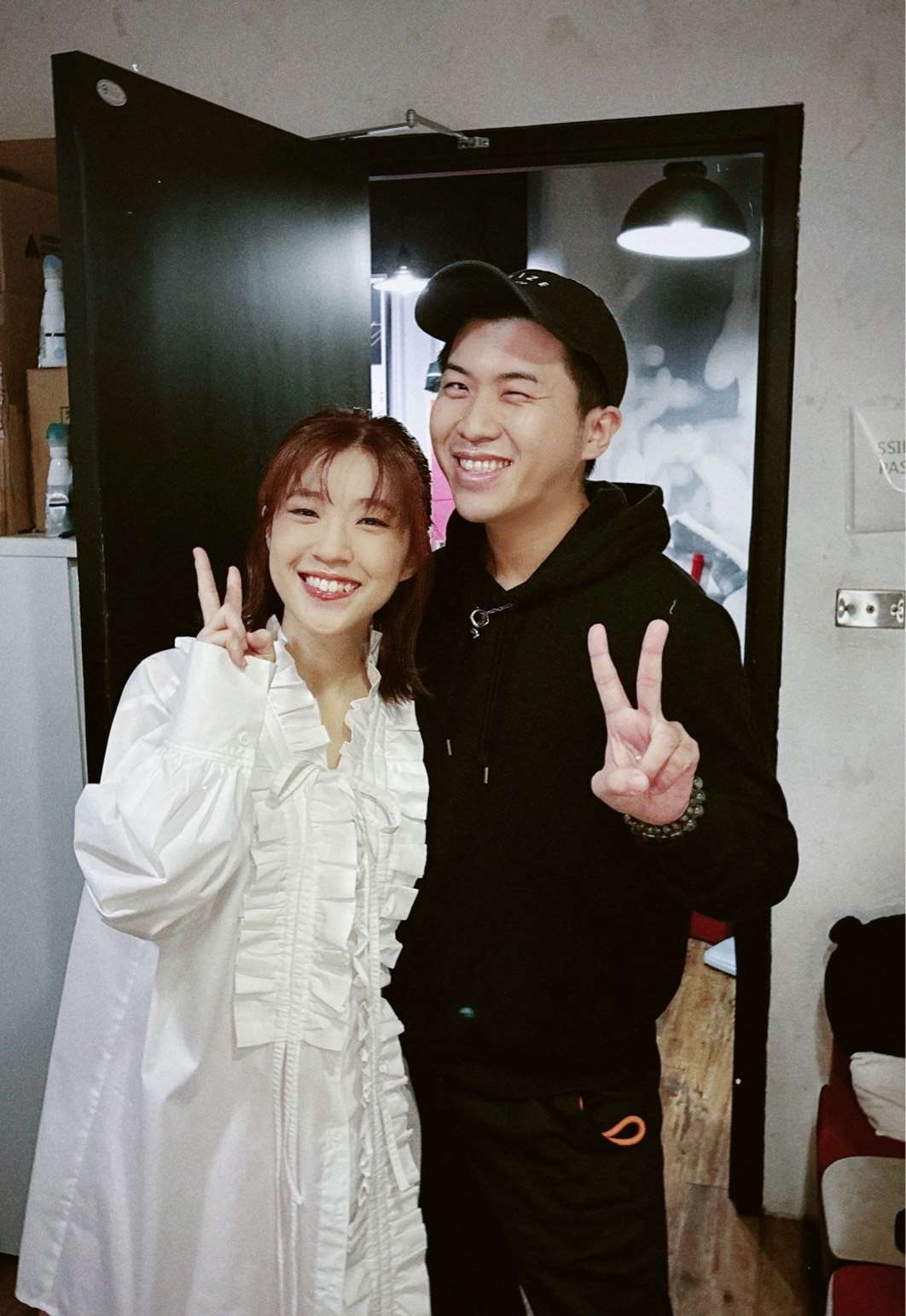 莊鵑瑛(小球)(左)與內克(右)之合照