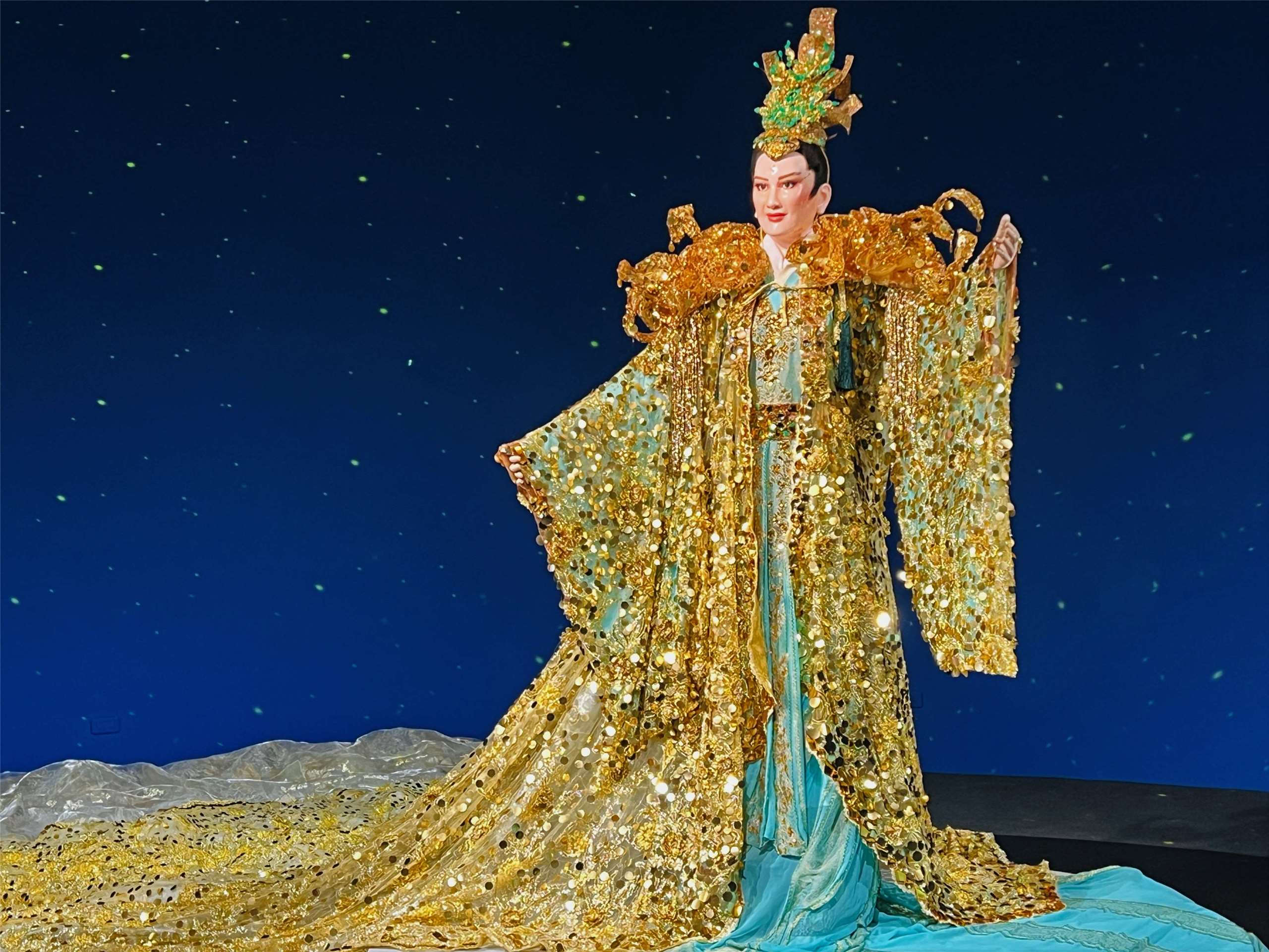 楊麗花2012年《薛丁山與樊梨花》謝幕戲服