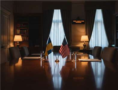 金融時報報導，美國政府已向烏克蘭指出，美國對烏克蘭的安全保證，取決於烏方是否同意一項內容很可能要求將頓巴斯地區割讓俄羅斯的和平協議。(示意圖/AI生成)