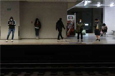 台鐵9日上午第2A次列車行駛在樹林至板橋間故障。資料照。(圖:中央社)