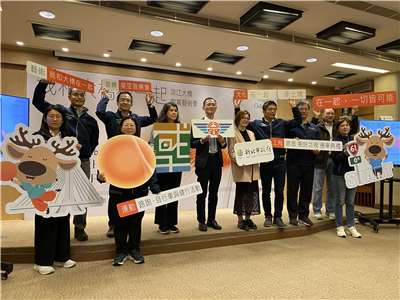 公路局15日宣布，淡江大橋通車前系列活動將再+5 歡迎全民參與「我和大橋在一起」。(吳琍君攝)