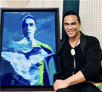 國際知名的原住民藝術家優席夫(YOSIFU)在2025年底推出首張個人專輯《VOYAGER》，一圓年輕時的歌手夢。(FB@優席夫)