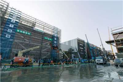 台積電嘉義先進封測七廠有望成為最大的先進封測廠區。台積電指出，第一期廠房已在去年12月開始進機，第二期廠房也依計劃建置中。(台積電提供)