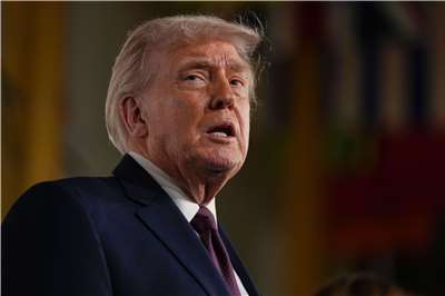 美國總統川普29日出席甘迺迪中心(Kennedy Center)舉行的紀錄片「梅蘭妮亞」(Melania Trump)首映會，並回答媒體提問。