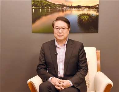 民進黨前秘書長林右昌接受央廣節目「早安台灣」專訪。(江麗華 攝)