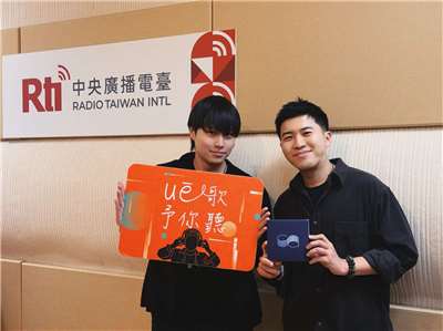 陳以恆(左)與內克(右)之合照