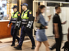 台北市政府將於22日於台北車站辦理聯合危安演練。圖為北市警力巡邏資料照。