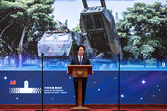 總統賴清德（圖）1日於元旦升旗典禮後在總統府大禮堂發表「2026新年談話」，並呼籲立法院朝野黨派攜手合作，儘速通過國防預算。