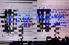 英特爾資深副總裁暨客戶端運算事業群總經理強森（Jim Johnson）表示搭載Core Ultra 3系列處理器的筆電，性能表現顯著進步。（英特爾提供）
