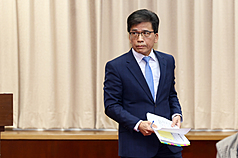 立法院財政委員會7日邀金管會主委彭金隆（圖）等人專題報告並備詢，有立委關注台股上3萬點，僅靠台積電拉抬，市場結構失衡，對此彭金隆表示，金管會持續針對未來狀況做準備。