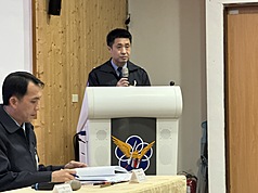 空軍司令部15日表示，已偵獲F-16戰機黑盒子所發出訊號，並完成精準定位，後續將委託專業團隊實施機體打撈作業。圖為空軍司令部督察長江義誠日前簡報搜救情形。