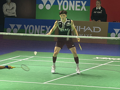 台灣羽球好手林俊易在印度公開賽成功掌控風勢，並降低自己的失誤，逆轉獲勝打進4強。
