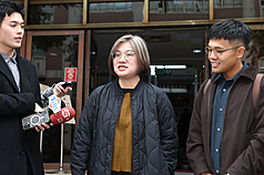 民進黨立委陳培瑜（中）。(檔案照)
