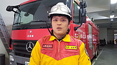 基隆市樂利三街日前發生火警，消防局仁愛分隊小隊長詹能傑捨己為人將面罩給受困民眾而殉職，令各界不捨。