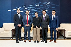 副總統蕭美琴23日上午接見美國聯邦參議員加勒戈
（Ruben Gallego，另譯：蓋耶哥）訪問團表示，台積
電在美的成功來自台美政府密切協調與亞利桑納州及
鳳凰城的支持，盼相關成就能展現台灣對全世界的貢
獻。
（總統府提供）
