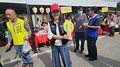 國民黨高雄市長參選人柯志恩（前中）25日出席活動時表示，藍白一定要合，未來不管在地方選舉或總統大選，藍白一定有合作上的默契。（柯志恩辦公室提供）
