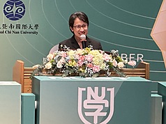 副總統蕭美琴27日出席「台灣國立大學系統15校跨域共榮合作典禮」，肯定國立大學系統為學子提供豐富多元資源，讓青年可更自信對話世界。
