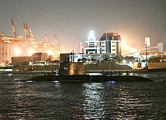 潛艦國造原型艦海鯤艦29日首度潛航測試，上午近11時駛出高雄港區至近海進行測試，晚間約6時30分返航入港。