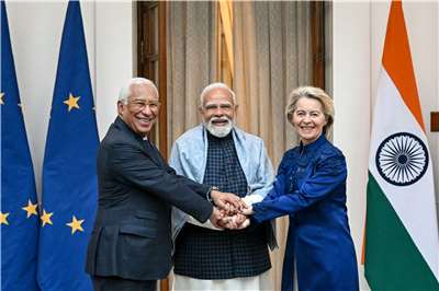 歐洲聯盟與印度今天(27日)宣布達成被形容為「萬筆協定之母」的自由貿易協定。印度總理莫迪(Narendra Modi)(中)與歐盟執委會主席范德賴恩(Ursula von der Leyen)(右)及歐洲理事會主席柯斯塔(Antonio Costa)(左)在新德里會晤時共同宣布此一成果。