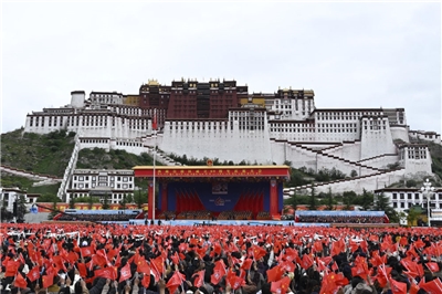 2025年，中共以「迎大慶頌黨恩共奮進」主題慶祝西藏自治區成立60周年。資料照。(X平台/@ZFLaoNiu)