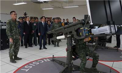 賴清德總統15日上午至台南關廟主持陸軍砲訓部湯山營區啟用典禮。(圖：總統府)