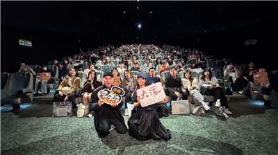 《大濛》票房衝破9千萬，破億在即。剛自美國返台的宋芸樺，也火速加入跑場行列，她在片中驚喜演出阿月成年後（潘麗麗 飾演）的女兒劉念雲。（圖／左 陳玉勳導演、右 宋芸樺）／華文創 提供）