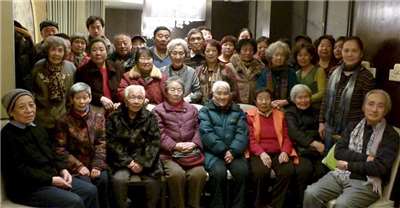 「中國人權」今天(16日)發表「天安門母親」委託的聲明表示，「天安門母親」一年一度的新春聚會遭到中國政府的無理阻攔，這是第一次被禁止舉行。圖為「天安門母親」們過去團聚合影。(資料照/取自「天安門母親」官網)